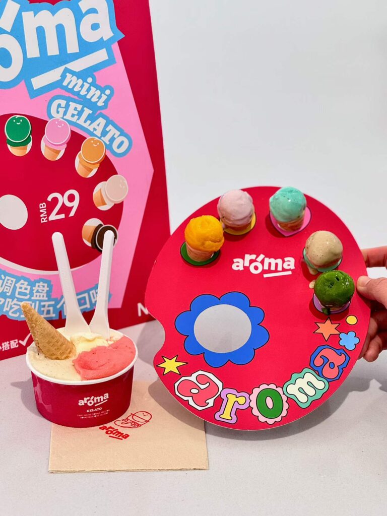 Biodegradable Bold Red Paper Tote Bag for Frozen Dessert Packaging